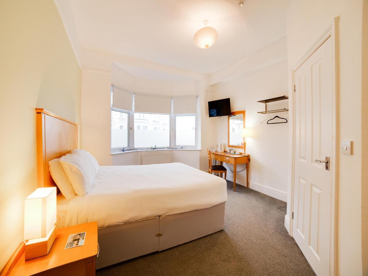 Hotel Sea Breeze 滨海克拉克顿 外观 照片