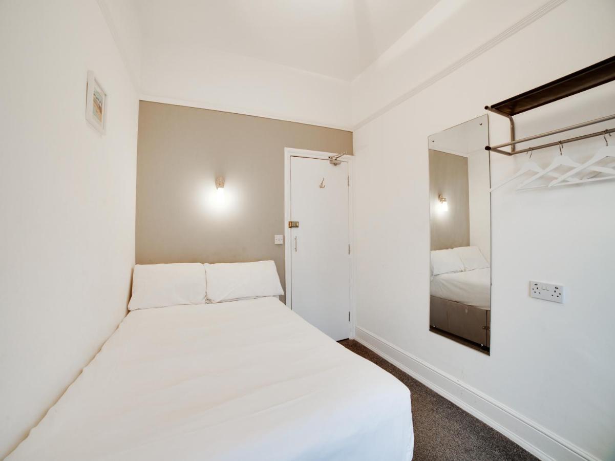 Hotel Sea Breeze 滨海克拉克顿 外观 照片