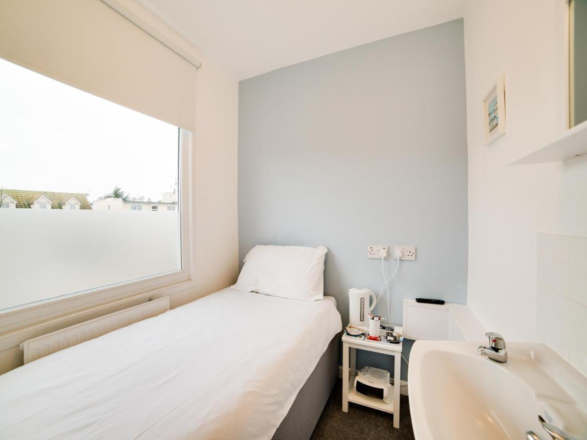 Hotel Sea Breeze 滨海克拉克顿 外观 照片