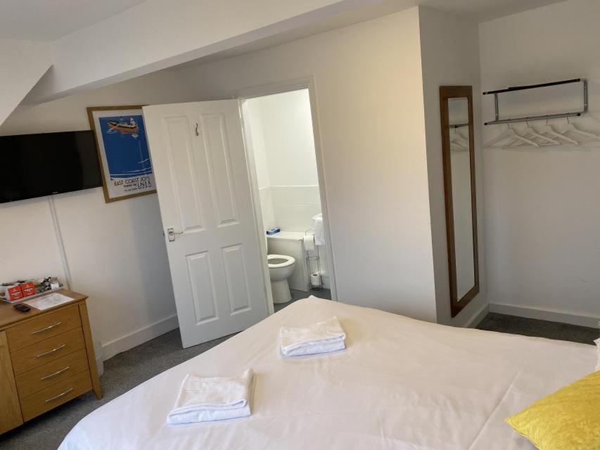 Hotel Sea Breeze 滨海克拉克顿 外观 照片